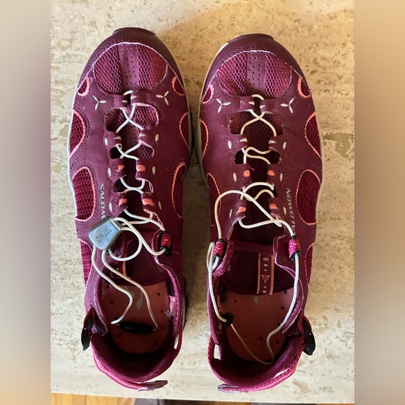 Salomon Burgundy and Pink Trail Water Shoes Camping Adjustable - Picture 10 of 11